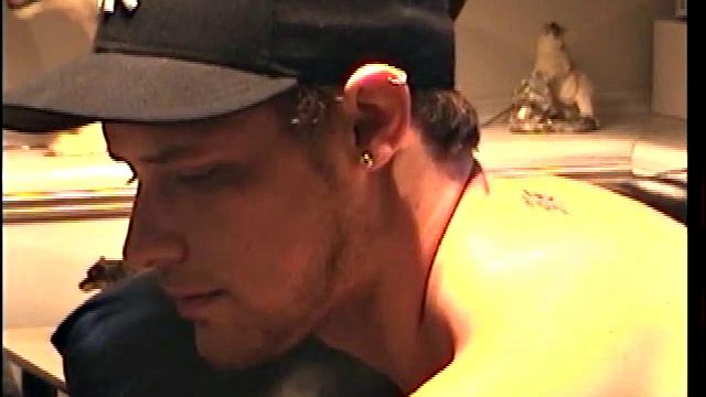 Straight Buzz Gets Head