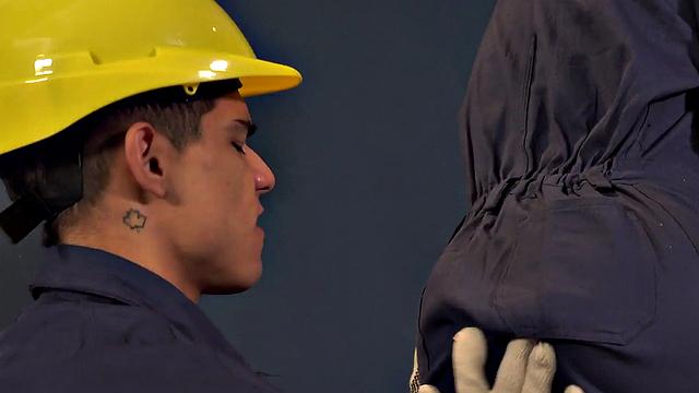 21yo Hispanic twink barebacked at work by his colleague