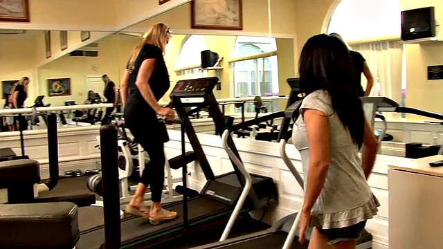 Kelly & Sienna in Mexico 1