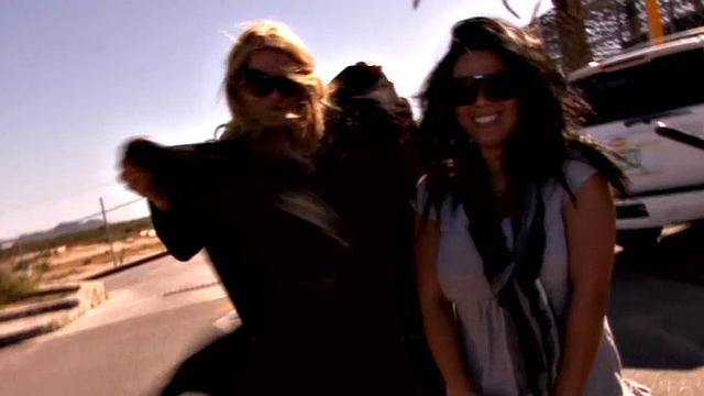 Kelly & Sienna in Mexico 1