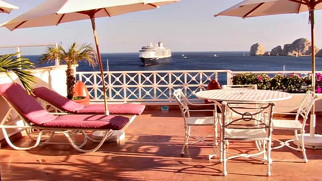 Kelly & Sienna in Mexico 1