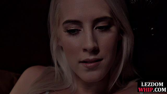 Submissive bae gets pussy fingered