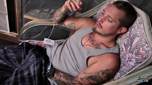 Курит и дрочит, чтобы кончить - Lil Wyte