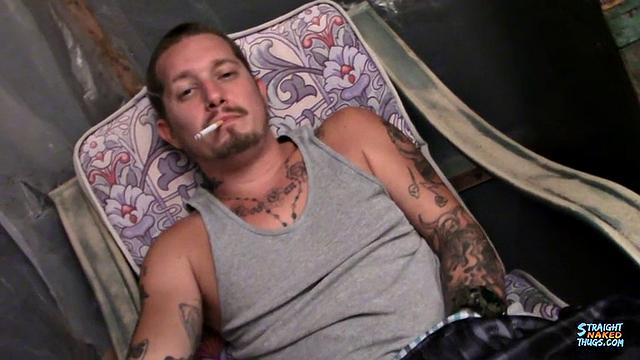 Курит и дрочит, чтобы кончить - Lil Wyte