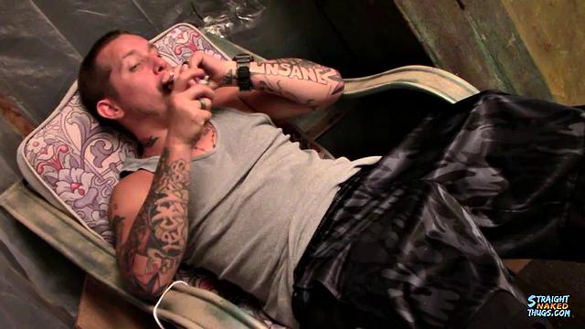 Курит и дрочит, чтобы кончить - Lil Wyte