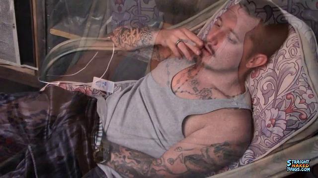Курит и дрочит, чтобы кончить - Lil Wyte