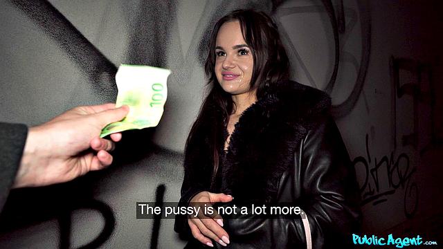 оливия злота встает на колени и получает горячую порцию на лицо