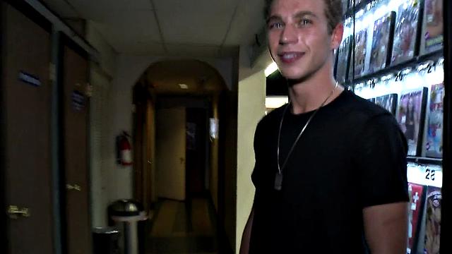 Real guy fooled and gets deep throated