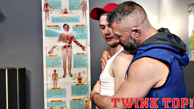 LOGAN CROSS Chapter 6 - Back for More