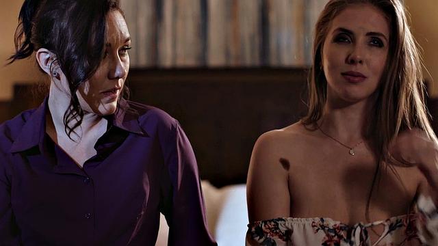 Lesbian babes enjoy strapon sapphic sex