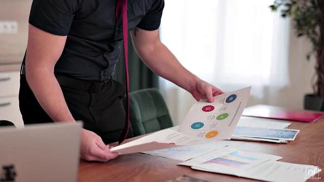 Full Benefits - S46:E22