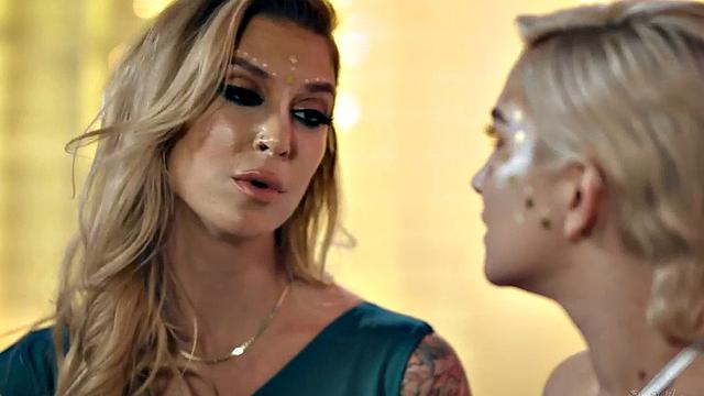 Big-titted lesbian babe seduces dyke before eating her out