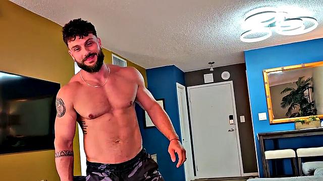 Член высасывают досуха