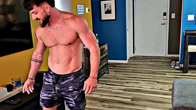 Член высасывают досуха