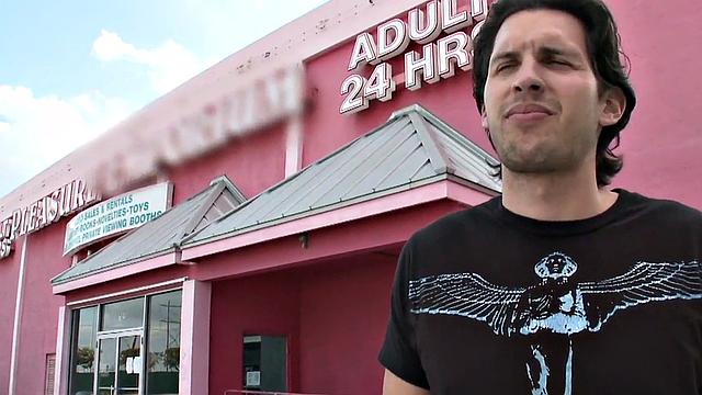 Real str8 gets gloryhole gay BJ with voyeur babe