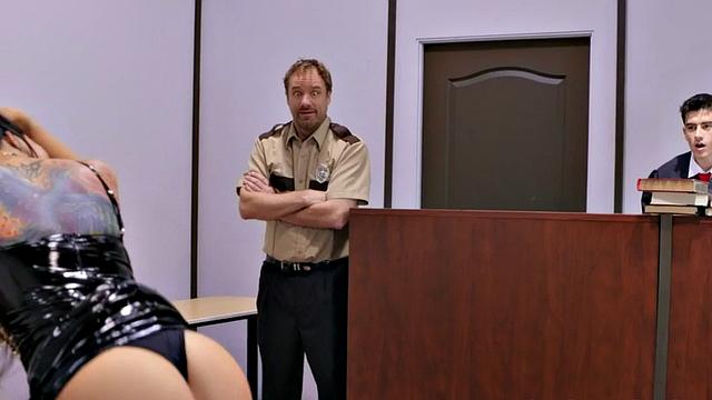 Curvy MILF gets her ass drilled by a short dude in court while wearing high heels