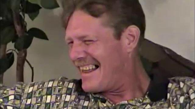 Зрелые Логан и Рустер меряются руками и спермой