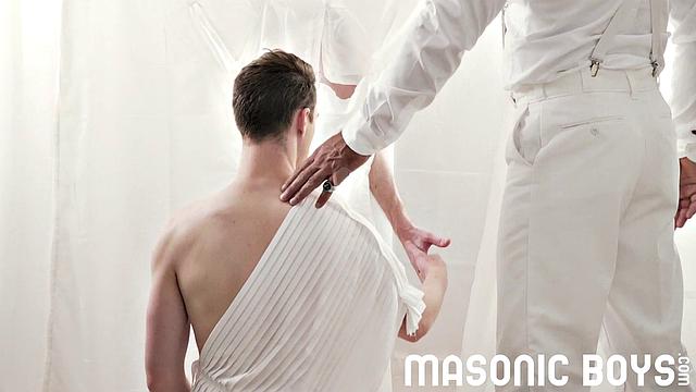 бородатый медведь на приёме у врача - главное, что без халата