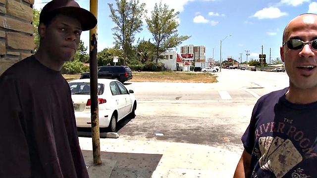 Black bottom gets fucked outdoors by white top in public