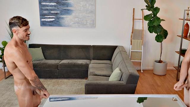 качок с тату ловит жёсткий прикольный трах в жопу от парня