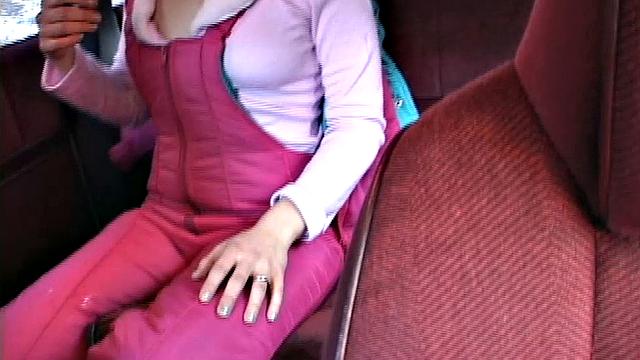 Little April solos and cums in the car