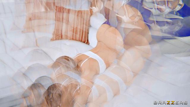 Порванные леггинсы - Пейдж жаждет анального секса с Jax Slayher и получает по полной!