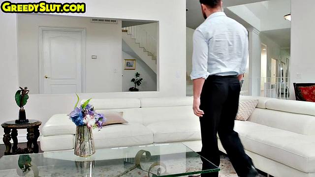 Big Blonde Babe Gtes Pussy Drilled