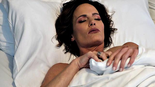 Shower time with Ainsley: She knows you're watching