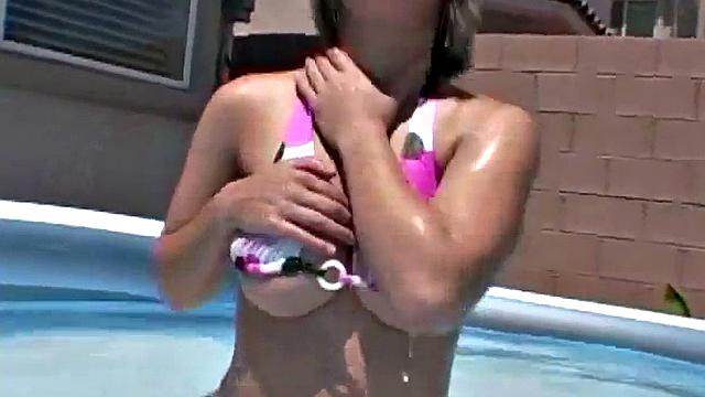 Teasing blonde shows off her bikini body