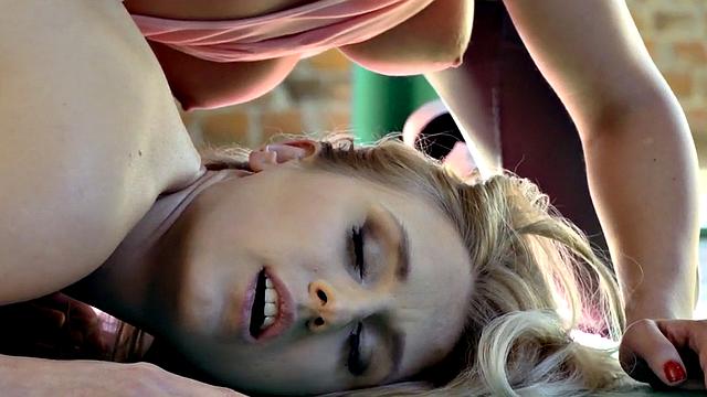 Nympho petite dykes seduce busty lesbian in threeway