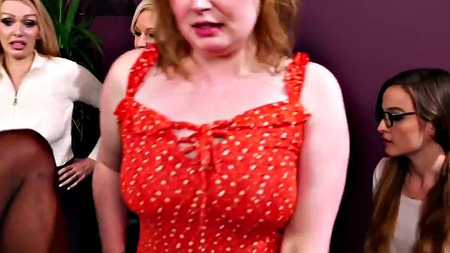 CFNM Brit amateurs giving head to lucky guy