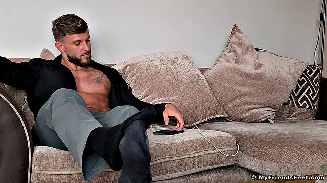 Ryan Yule's Barefoot Jerk Off - Ryan