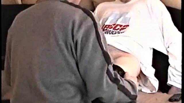 стрейт дэйви кайфует от мужского минета