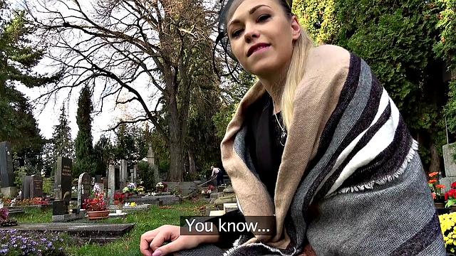 Public blowjob before car sex