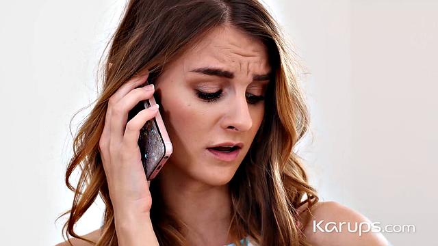 Адель Юникорн жарко трахается с мужиком на камеру.