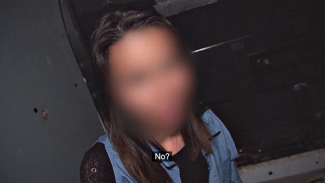 любительница трахается в масляный анал с фальшивым священником