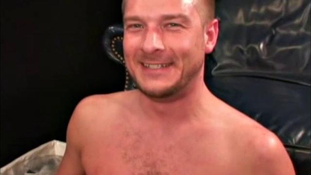 A construction contractor, Jeremy is 32 years old, 5' 10", and 170 pounds. He doesn't list any likes, dislikes or particularly interesting characteristics...