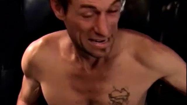 дружелюбный садовник с яркой улыбкой получает жёсткий минет и жаркий трах