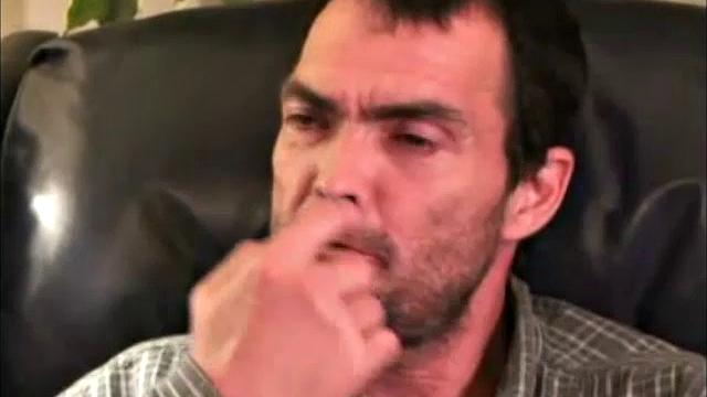 Доналду дрочит брутальный мужик и доводит до мощного финала