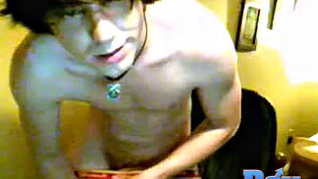 Trace Enjoys Masturbating on Camera