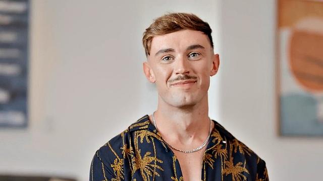 Eager jock solo wanking when alone at home