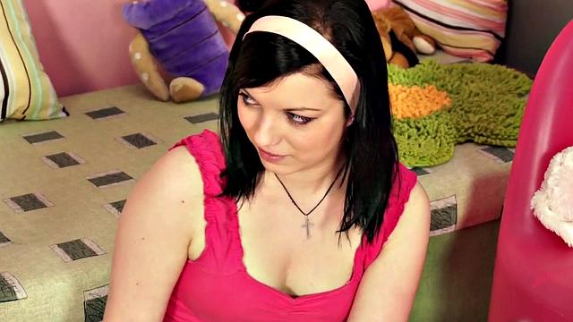 Julia Likes To Play With Dick And Toy