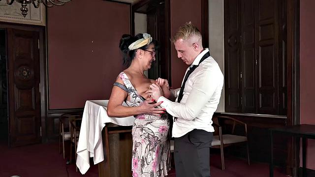 MATURE4K. Room and Groom