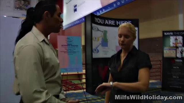 MILF Heidi Having Fun with Tour Guide