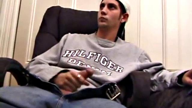 Aaron Michaels Masturbating