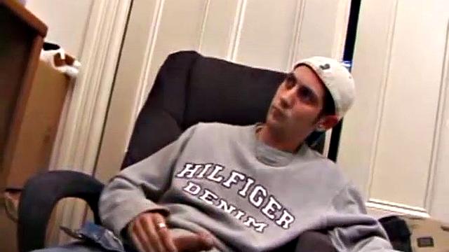 Aaron Michaels Masturbating