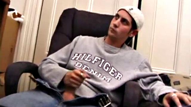 Aaron Michaels Masturbating