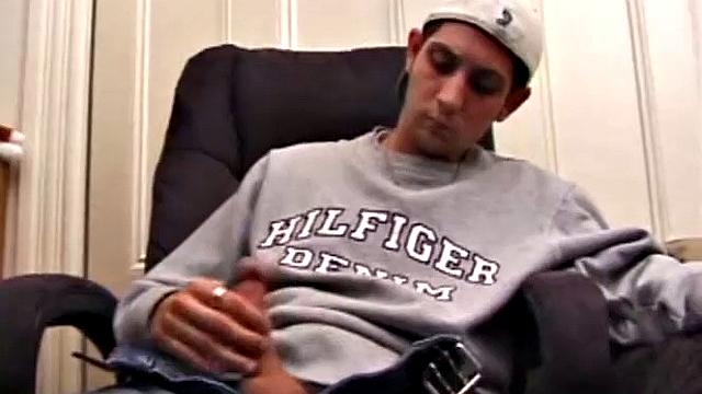 Aaron Michaels Masturbating