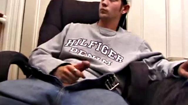 Aaron Michaels Masturbating