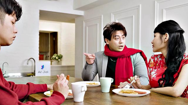 мачеха Сян'рай застукала взрослого сына за фетишем на трусики